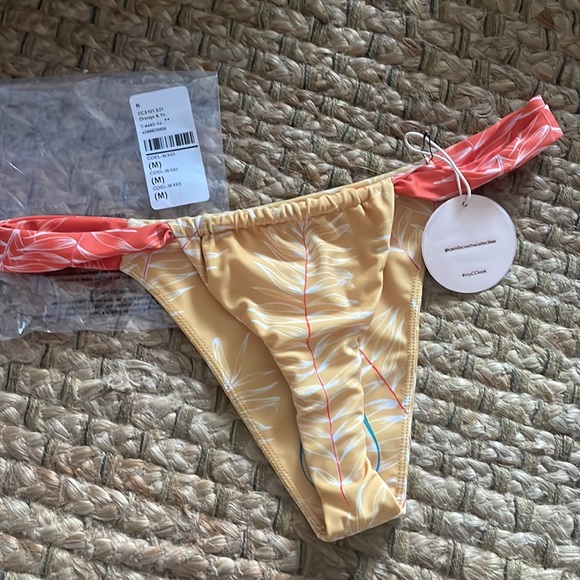 CAMILA COELHO ❤️‍🔥 ALIPHA PALM BOTTOMS NWT SIZE MEDIUM - Picture 12 of 14
